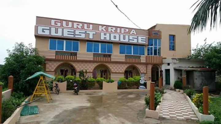 Hotel Guru Kripa Джамшедпур Екстериор снимка